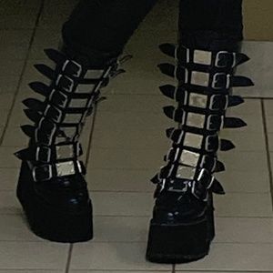 Demonia Damned-318 Black Holographic